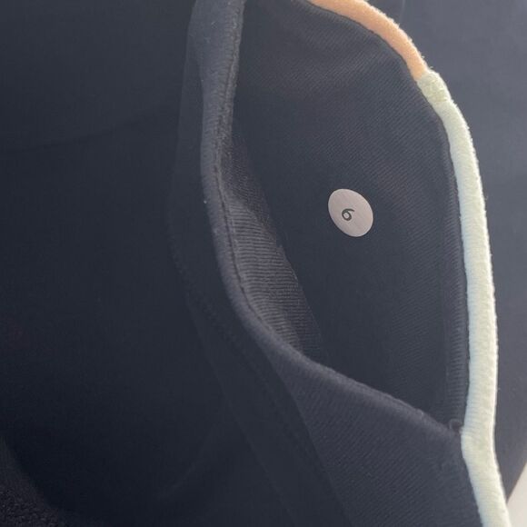 Lululemon Athletica Reversible Loose Fit Wide Leg Groove Crop Legging Size 6 - Picture 7 of 7